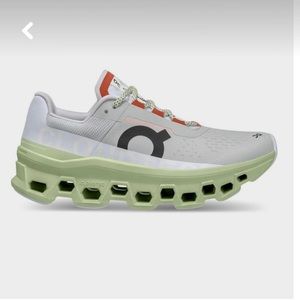 On cloudmonster running shoes! In very good condition. Smoke free house.